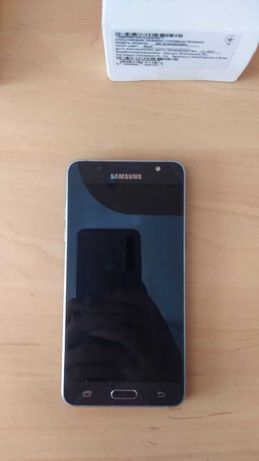 Samsung Galaxy J5 16 ГБ DUOS 2017 года в идеальном состоянии