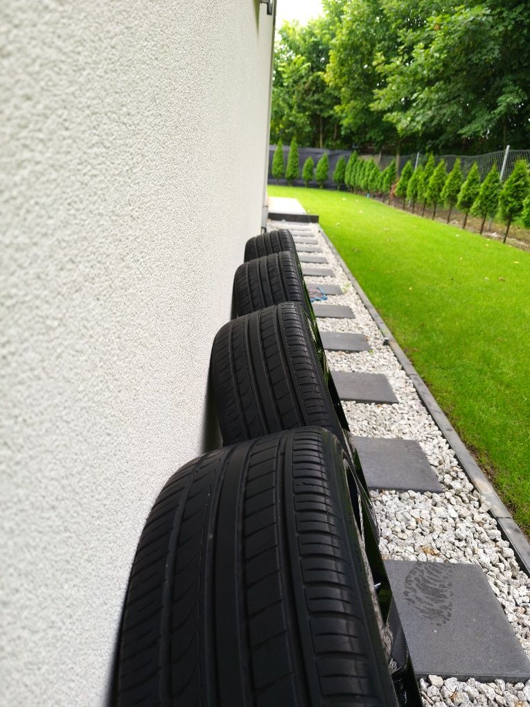 Felgi 19 5x112 et27 8j z oponami 225x35x19
Audi A4 A6 A6 Q5