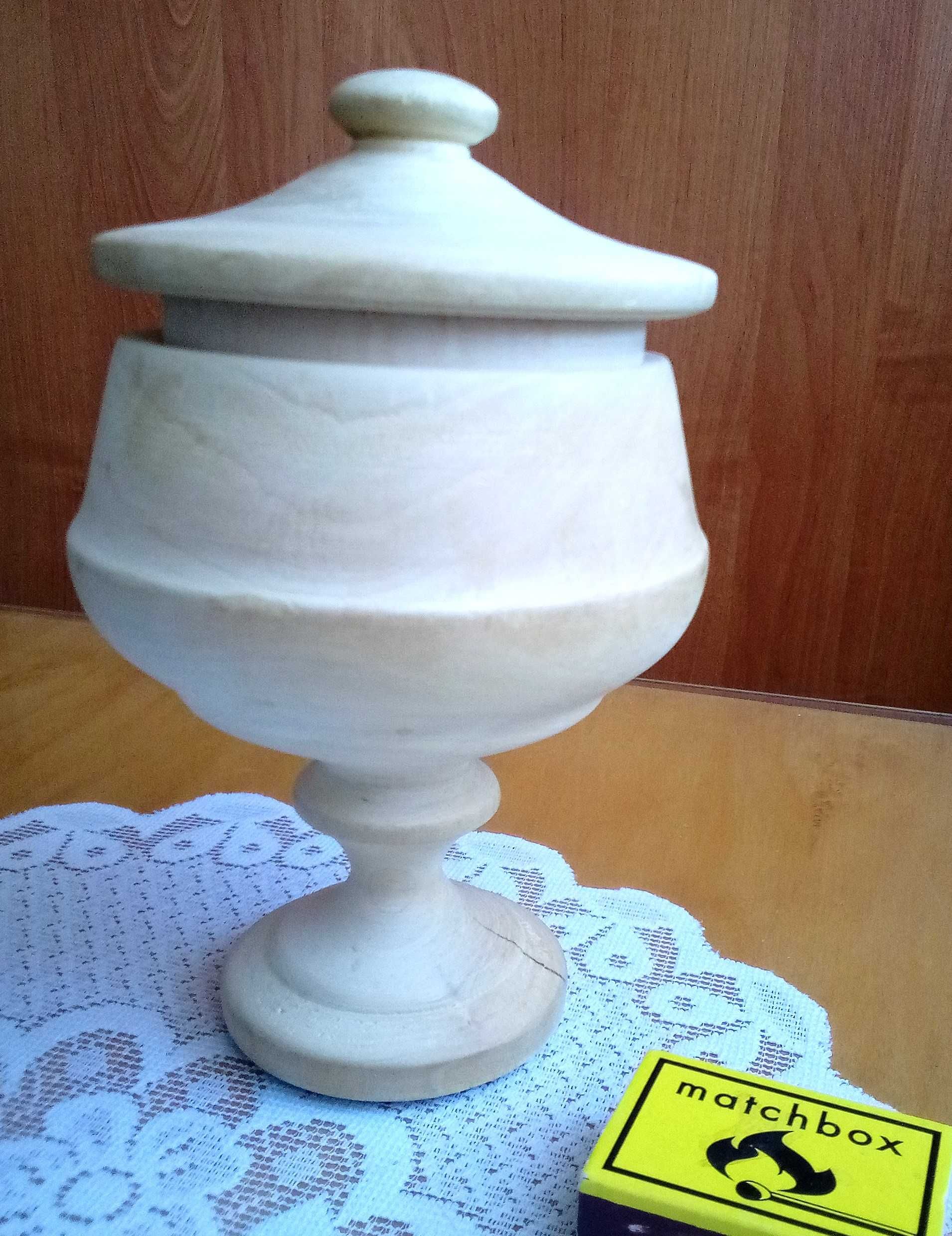 Szkatułka drewniana, urna, pojemnik, wys. 17. szerokość 10 cm
