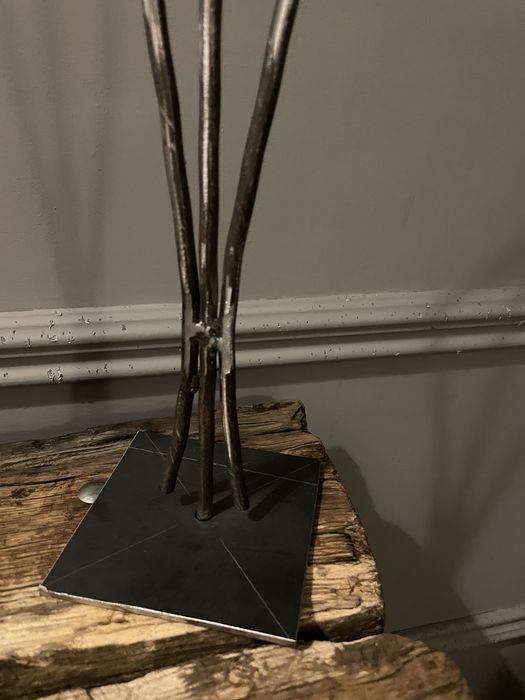 Фігура Жінки з металу