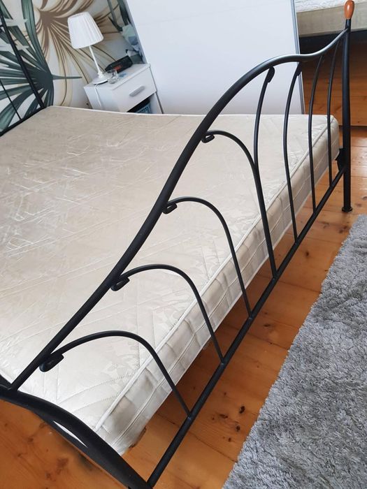 Łóżko kute matrymonialne