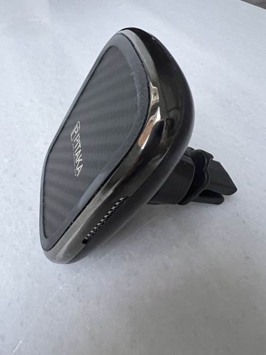 Pitaka aвтотримач з бездротовою зарядкою MagEZ Mount Qi Car Vent