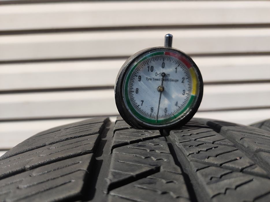 215.60.17 Dwie opony zimowe Barum