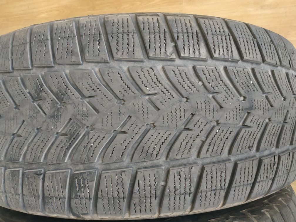 255/60r18 зима Goodyear - 2шт