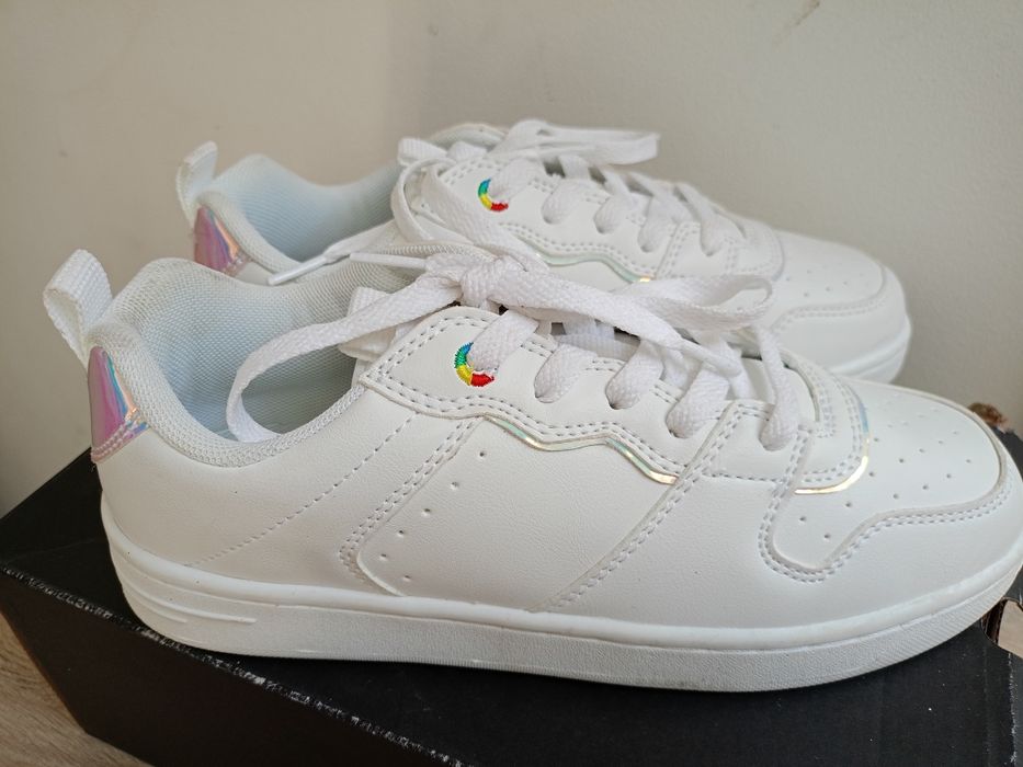 Victory nowe buty snakersy roz 38 biała podeszwa