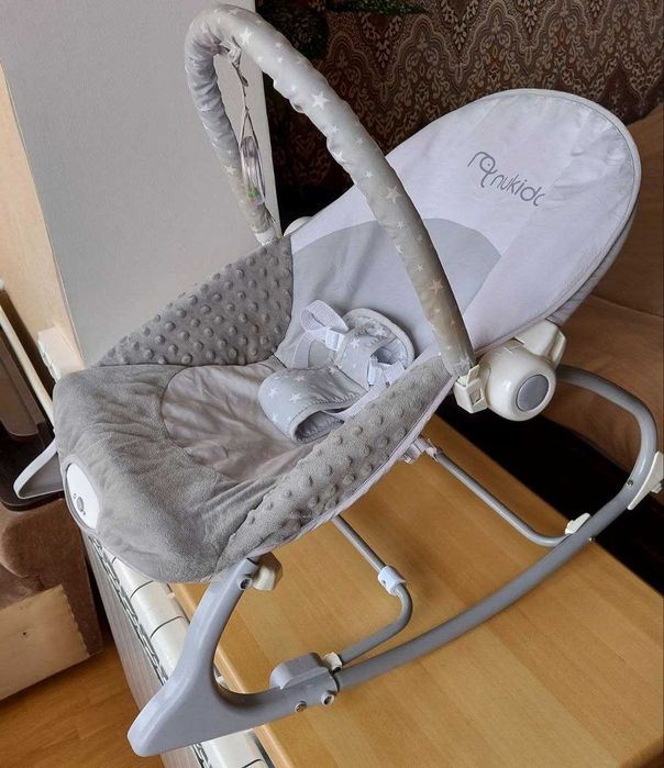 Дитяча коляска-гойдалка з вібрацією Nukido крісло шезлонг Стан нового!