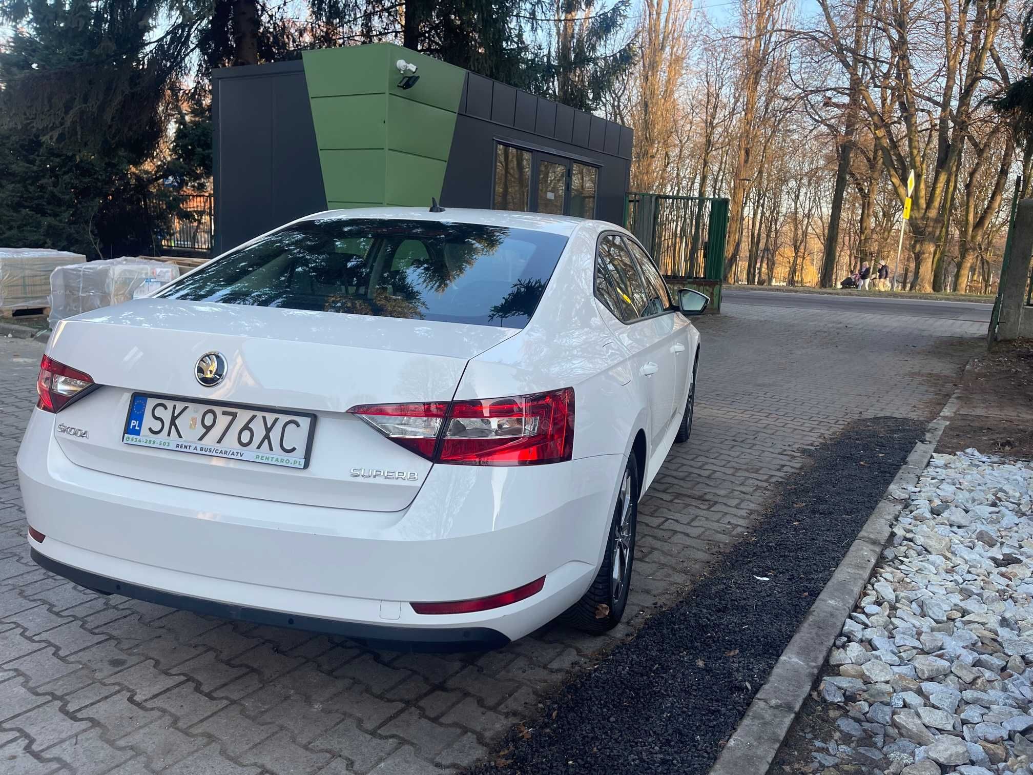 SKODA SUPERB Wynajem aut samochodów* Wypożyczalnia * Rentaro