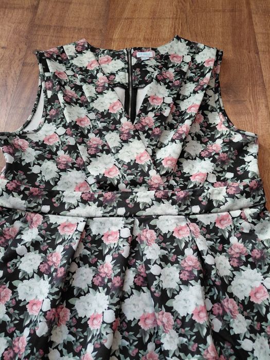 Kopertowa sukienka 46