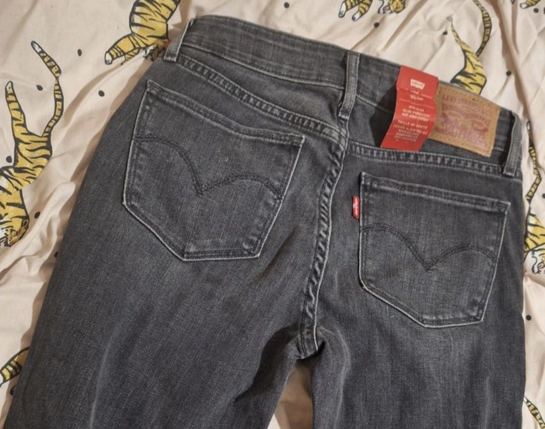 Джинсы скинни с потертостями средняя посадка Levis оригинал