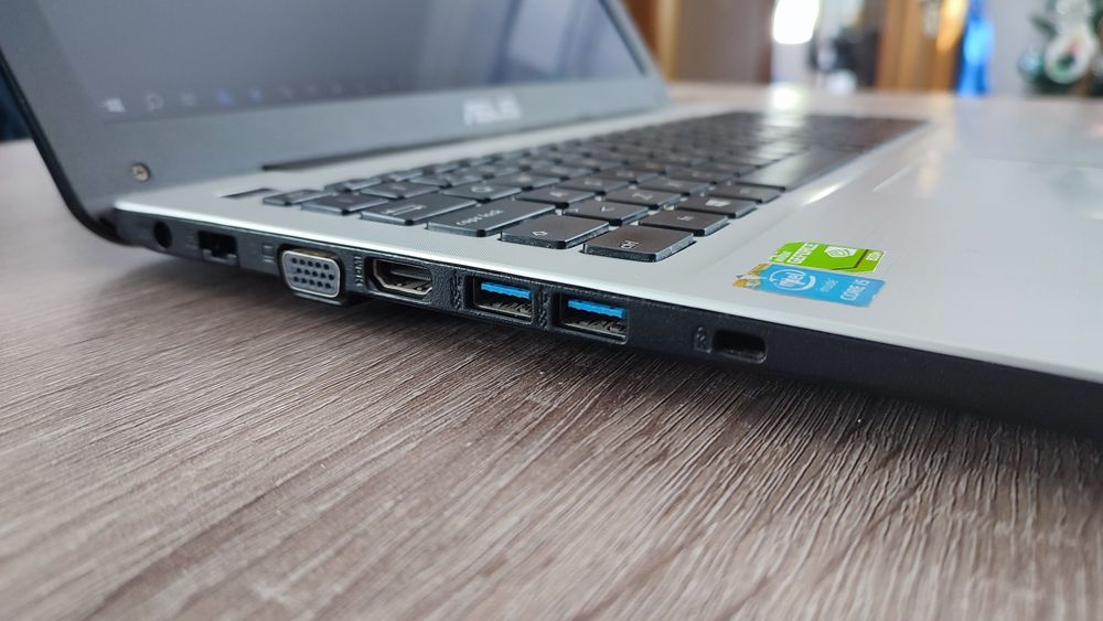 Vendo dois portáteis (ASUS + HP)