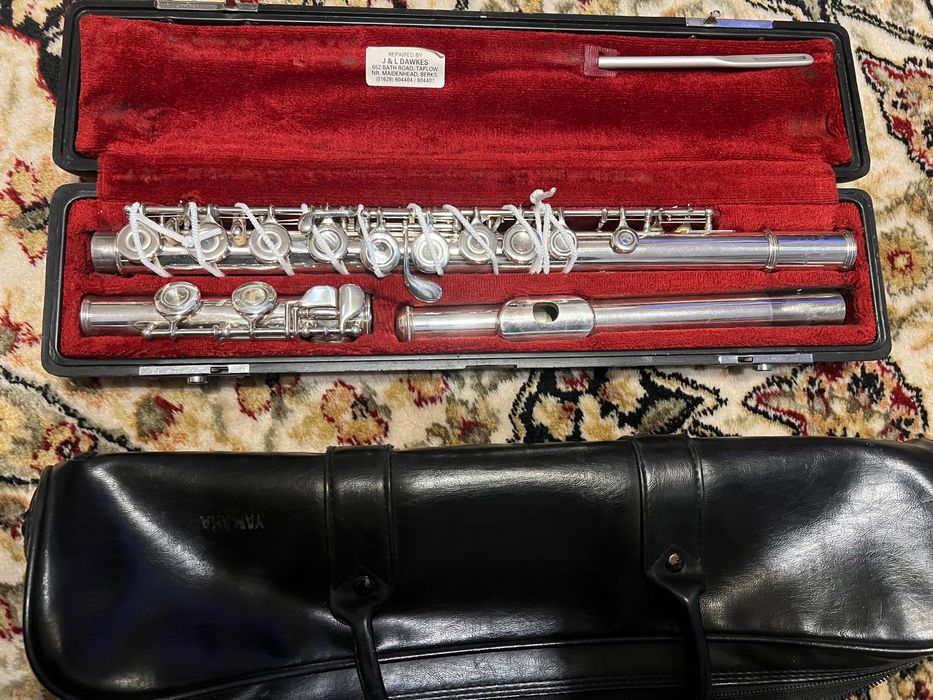 Flet z otworami Yamaha YFL-261S po profesjonalnej korekcie