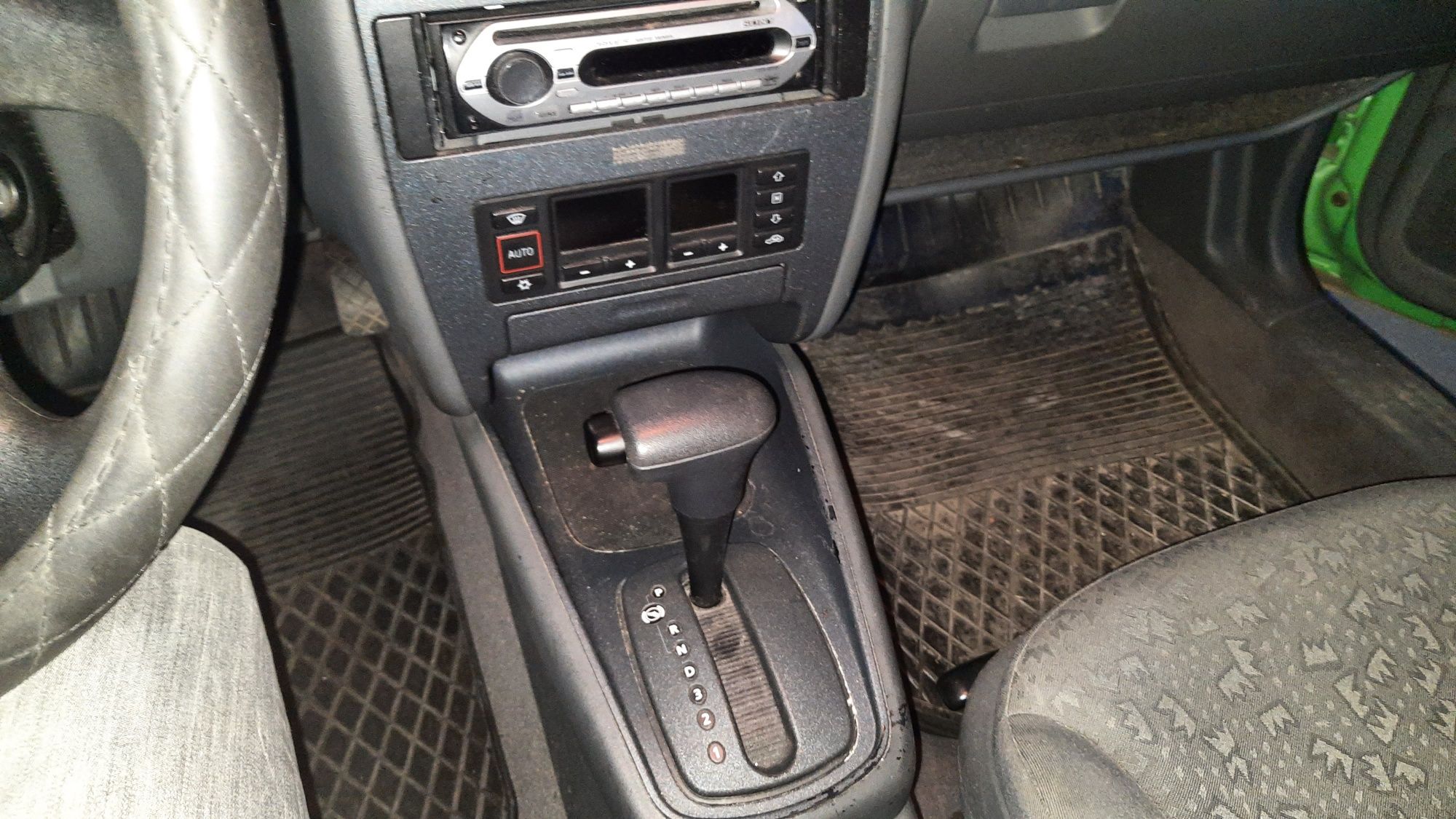 Audi A3 1.8b automat klima igiełka