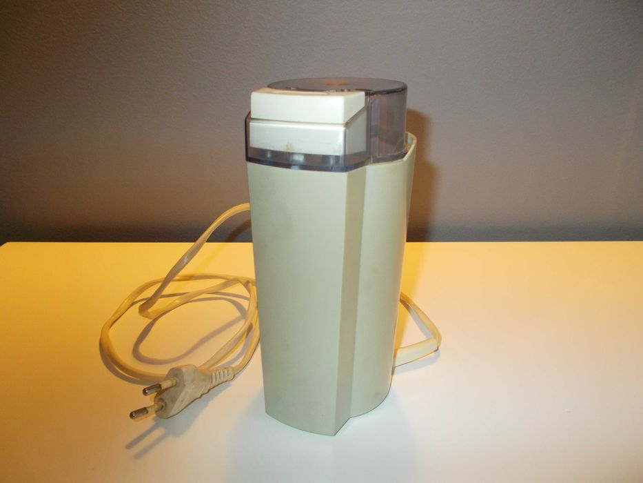 Elektryczny udarowy młynek do kawy - Niewiadów  - PRL