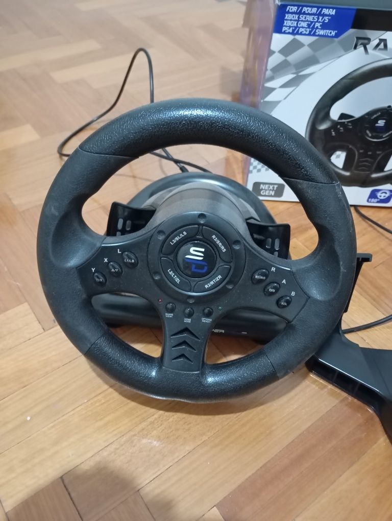 Vendo conjunto conjunto volante+ pedais para PS4