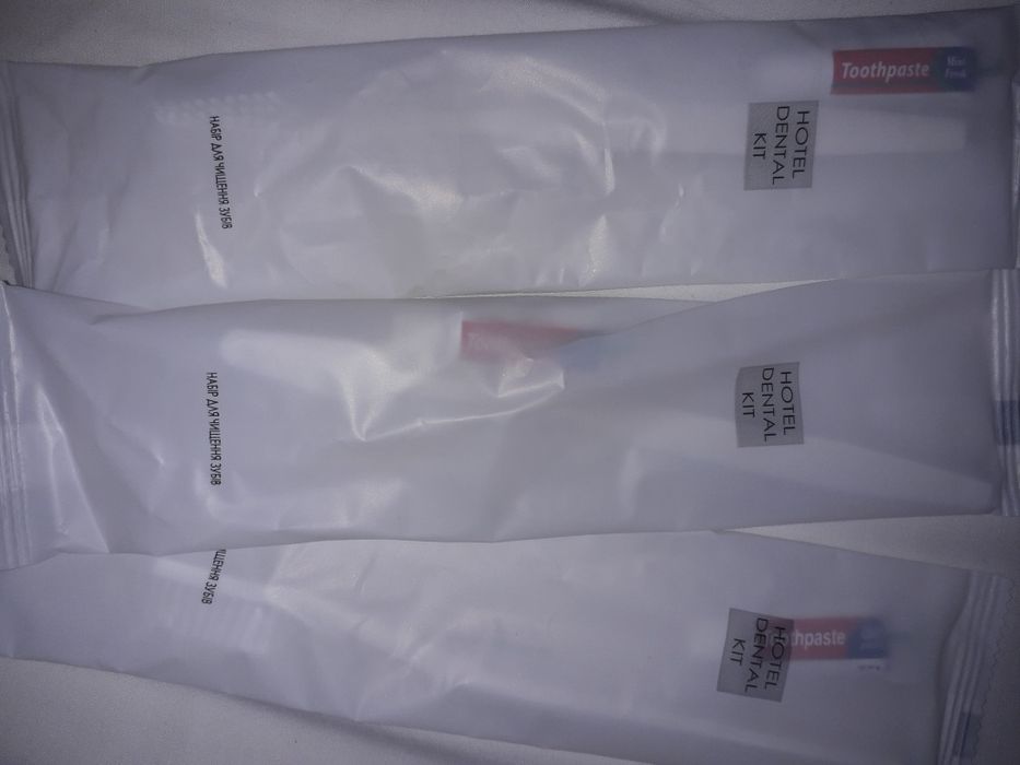 Зубні набори щітки з пастою 
Зубні набори в індивідуальній в упаковці.