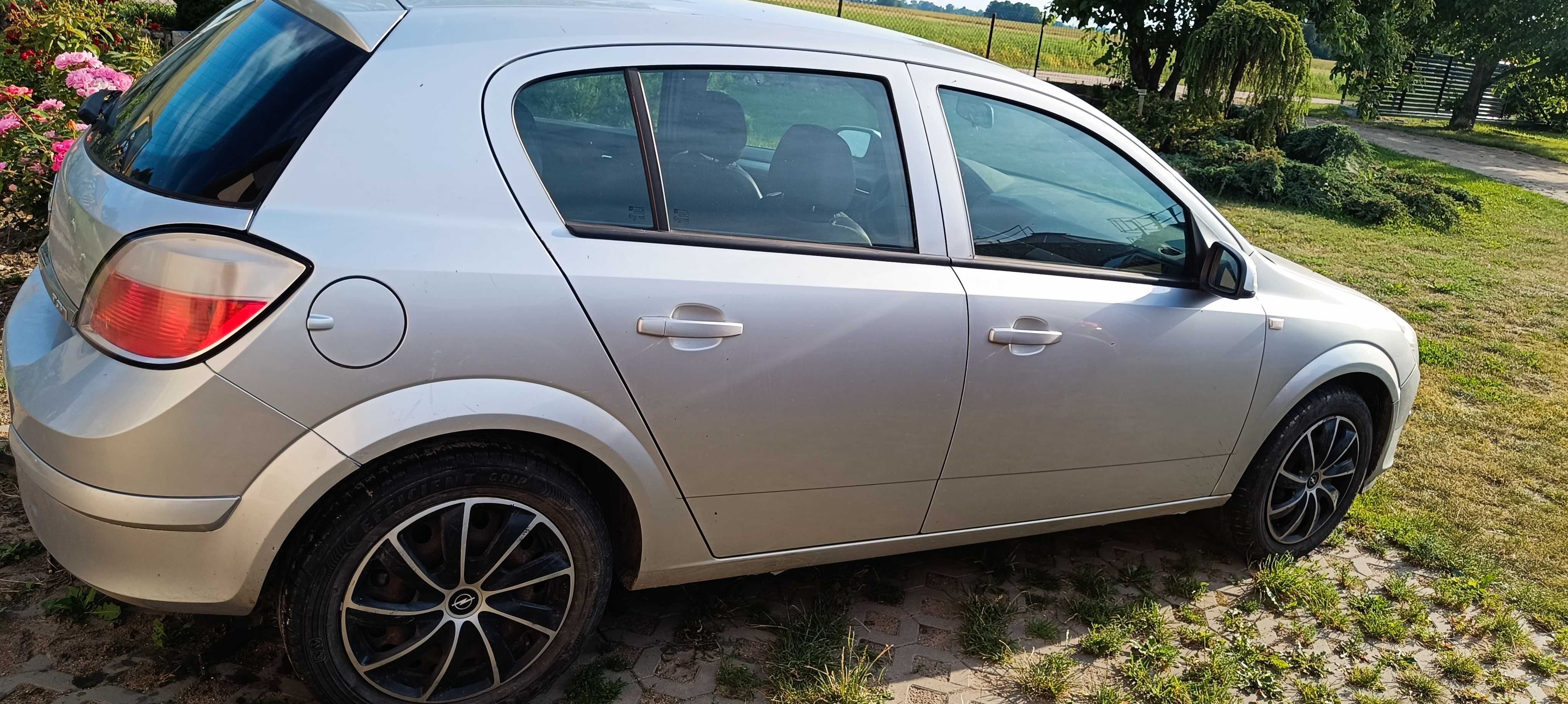 Opel Astra III na części