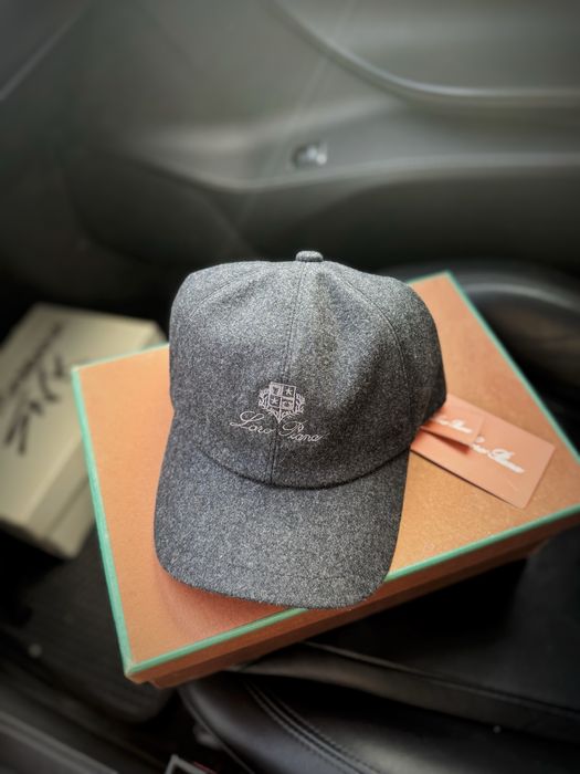 Кашемірові чоловічі кепки від Loro Piana