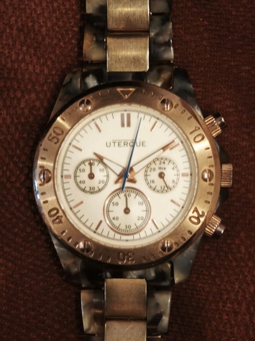 Relógio da marca Uterqüe