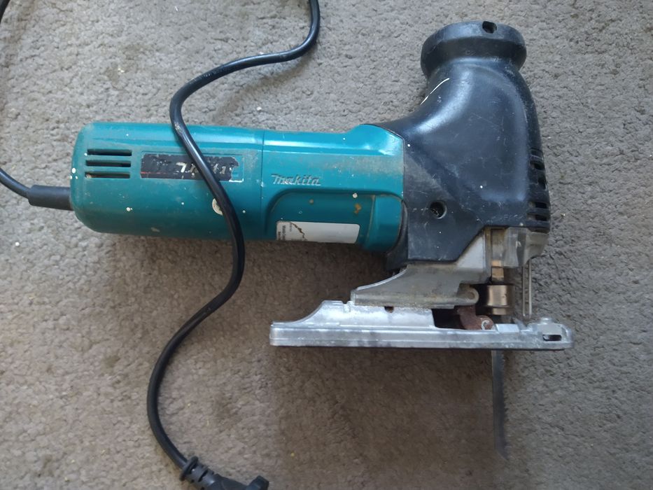 Wyrzynarka Makita.