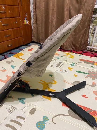 Продаю шезлонг kinderkraft