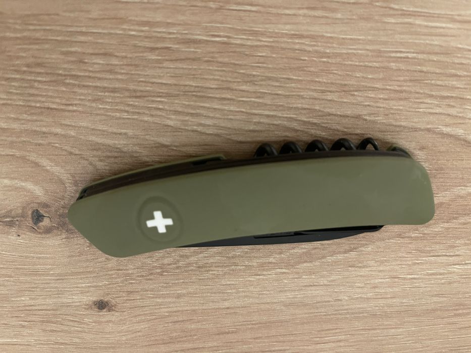 Nowy Scyzoryk swizaD03 ALLBLACK olive kni.0033.1050