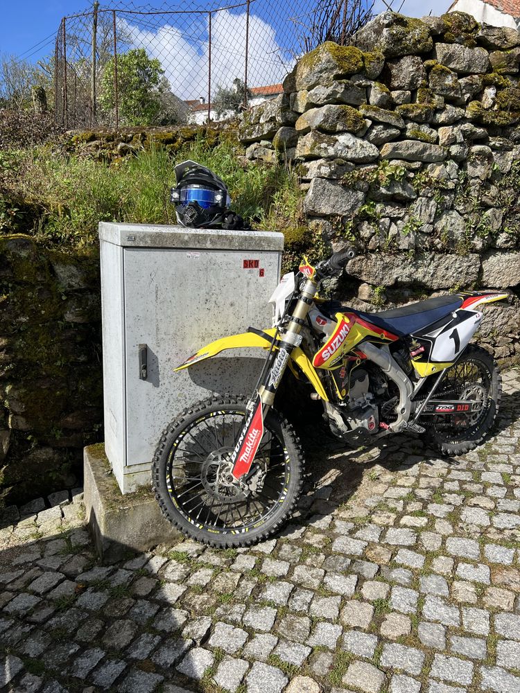 Suzuki RMZ 250 matriculada