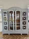 Drewniana bibiloteka/ biblioteczka/ witryna/ serwantka
