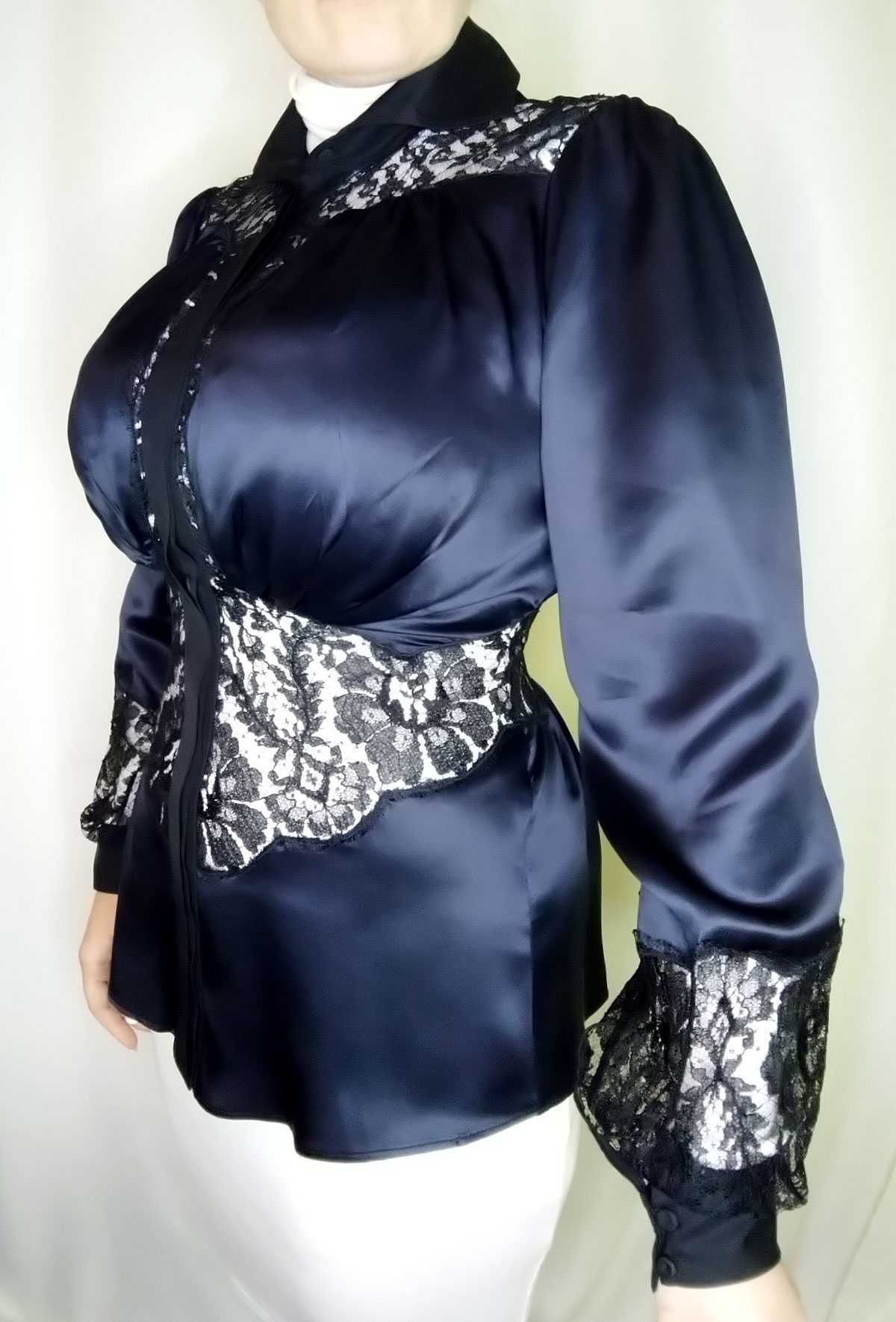 Корсажная шовкова блуза Ferre з мереживом