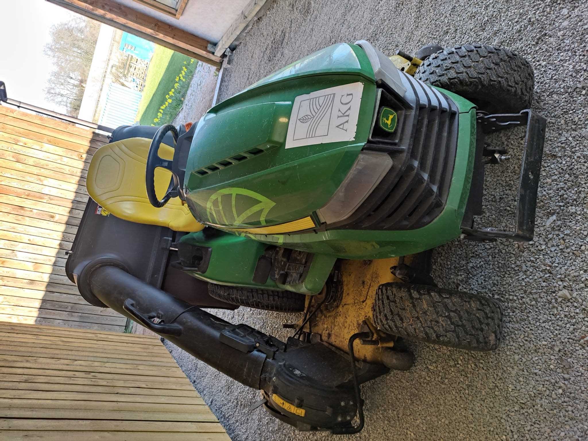 Kosiarka John Deere X584 z agregatem