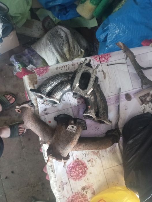 Продам впуск выпуск коллектора ваз 2101-07