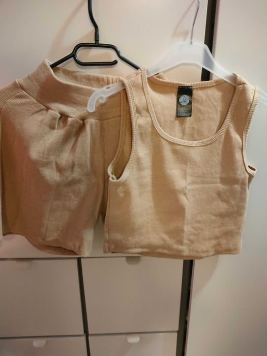 Nowy komplet prążek damski