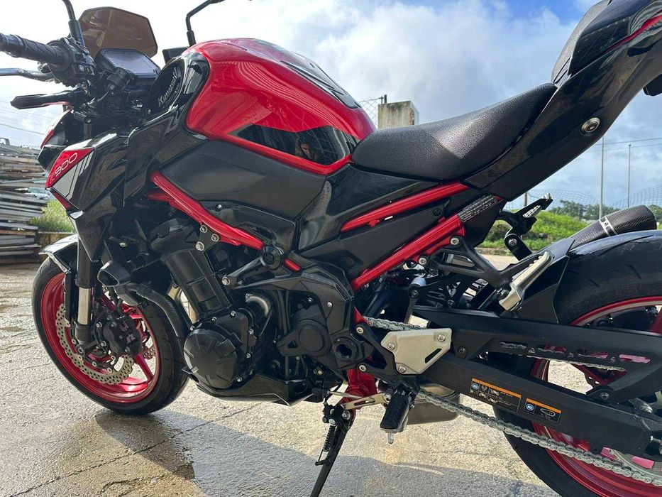 Kawasaki Z900 Performance 2024