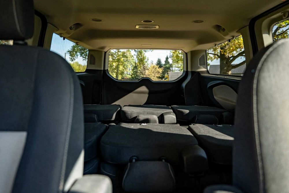 Wynajem Wypożyczalnia Bus 8 nie 9 osobowy GRATIS Kielce Świętokrzyskie