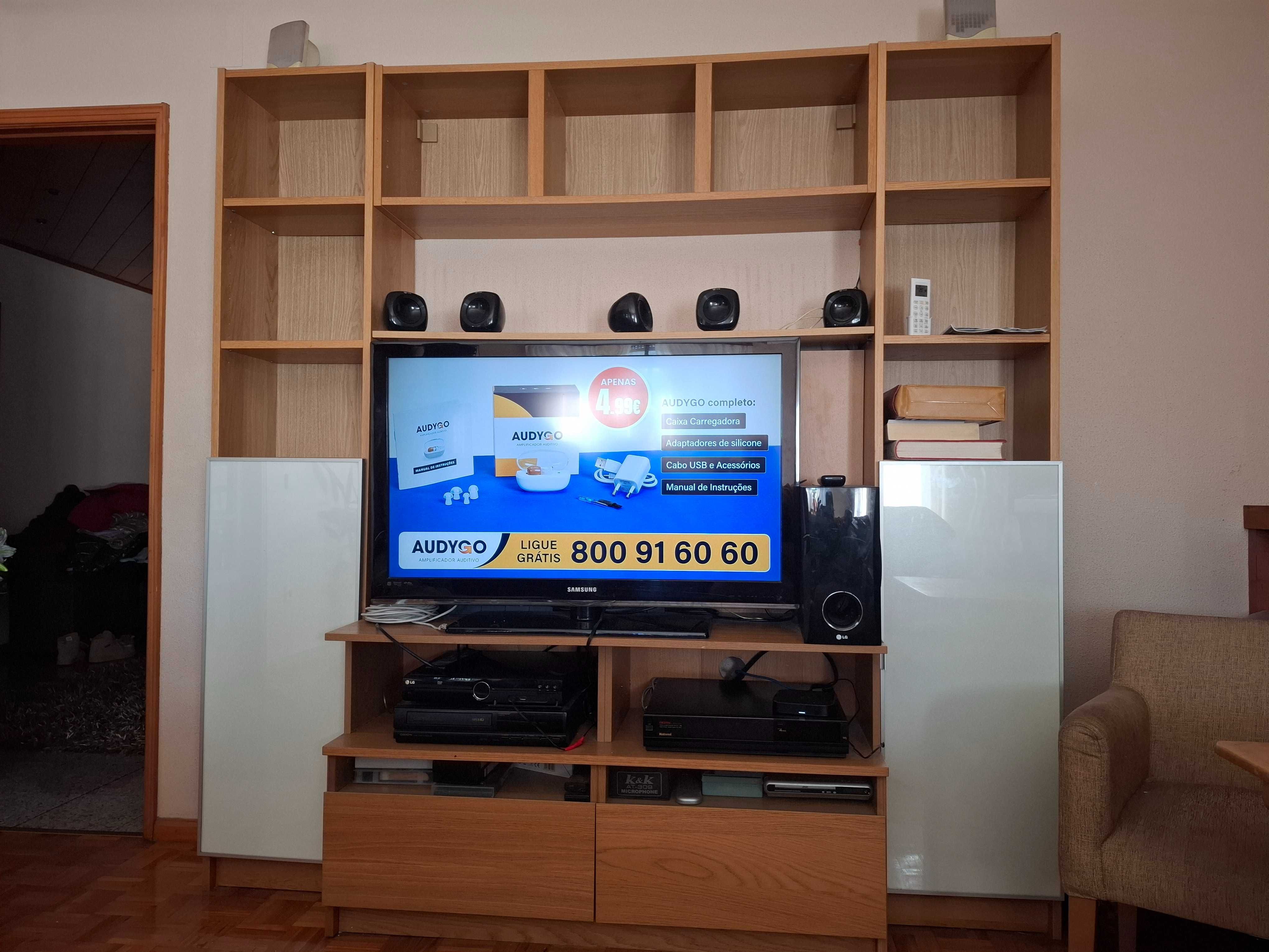 Estante com movel tv ikea