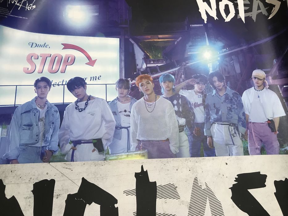 Stray kids no easy bts butter world map persona black pink ateez
