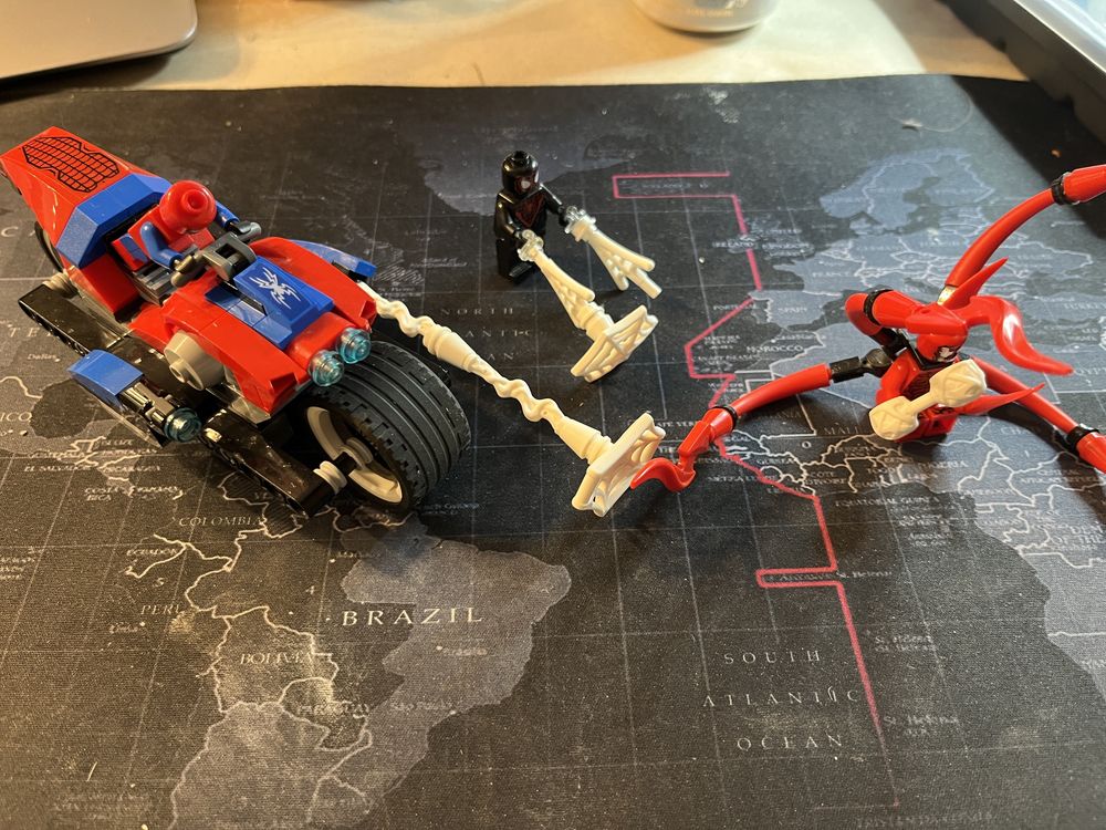 Lego spiderman 76113