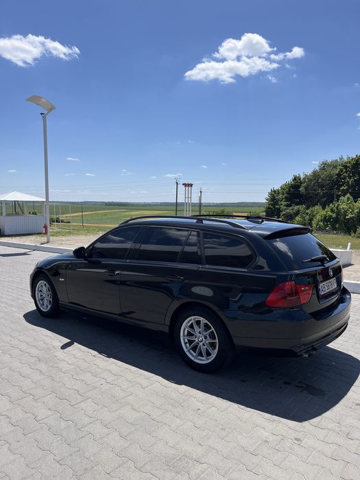Бмв 320d на гарній камплектації