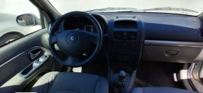 Renault Clio em otimo estado