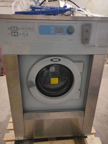 Máquina de lavar roupa industrial - Electrolux
