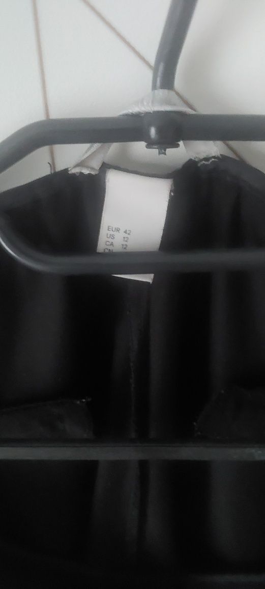 Spodnie damskie H&M r. 42 / XL eleganckie czarne z kieszeniami