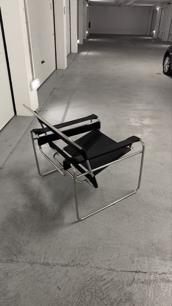Cadeirão design wassily