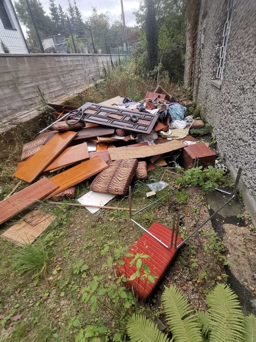 Wynoszenie mebli sprzątanie garaży Utylizacja papy Sprzątanie działek