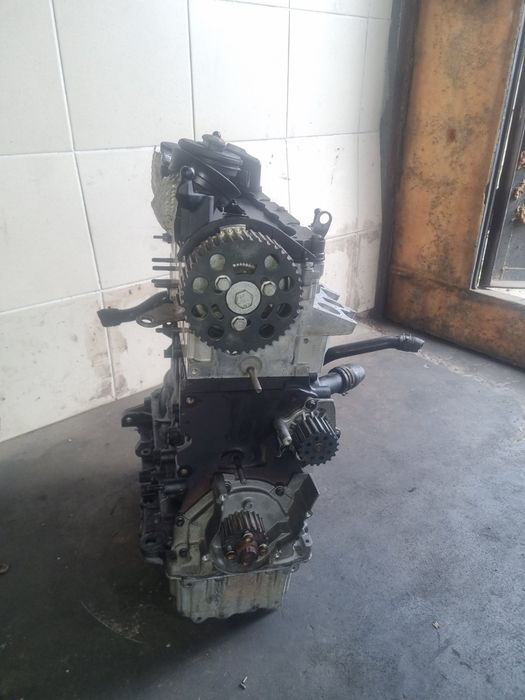 Мотор двигун 2.0тді. CBA  CBD CBB 103kw.в. двигатель Volkswagen b6 200