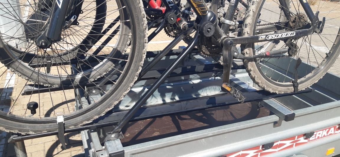 Suporte de atrelado para 3 bicicletas