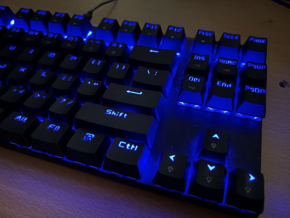 Teclado Mecânico Gamer RGB (Ótimo Estado)