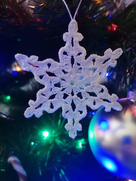 Gwiazdki szydełkowe na choinkę, rękodzieło