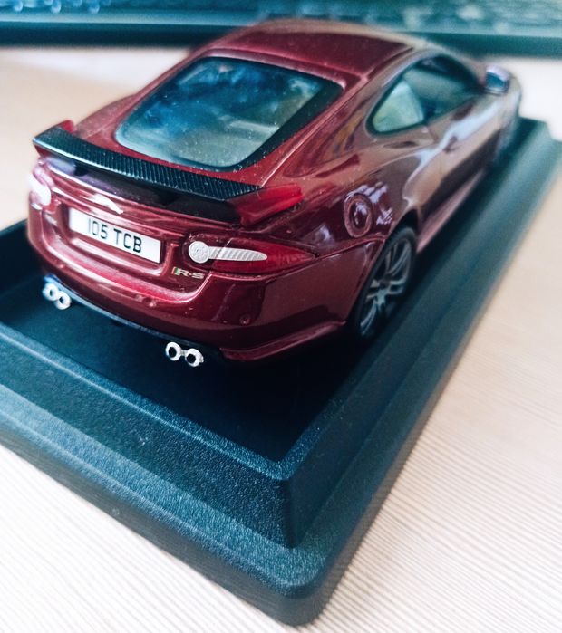 Bburago Porsche Cayenne Turbo, Jaguar XKR-S, Porsche 911 GT3, Ferarri