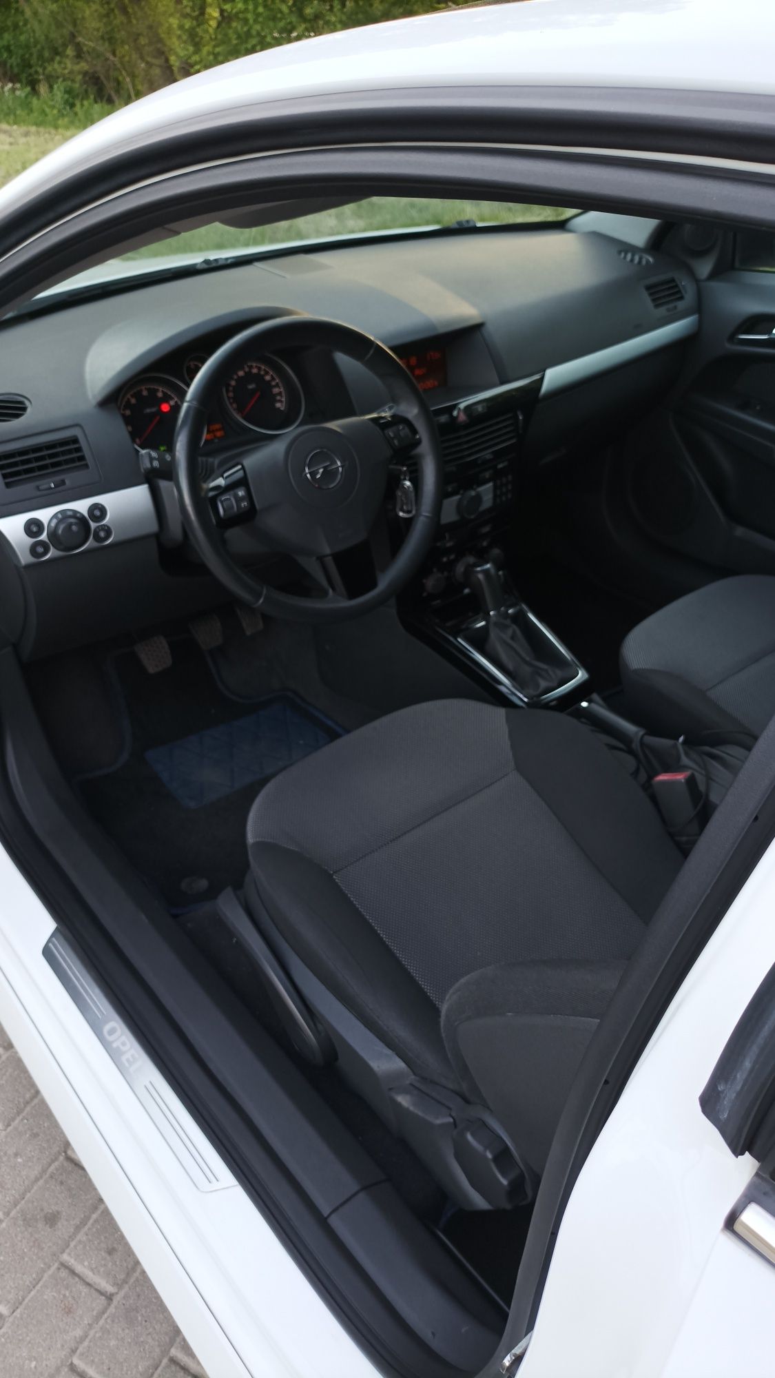 Opel Astra OPC line