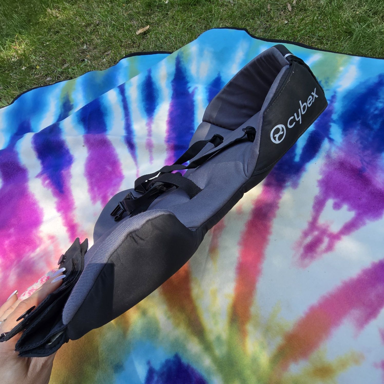 Cybex First GO – funkcjonalne nosidełko rosnące z dzieckiem!
