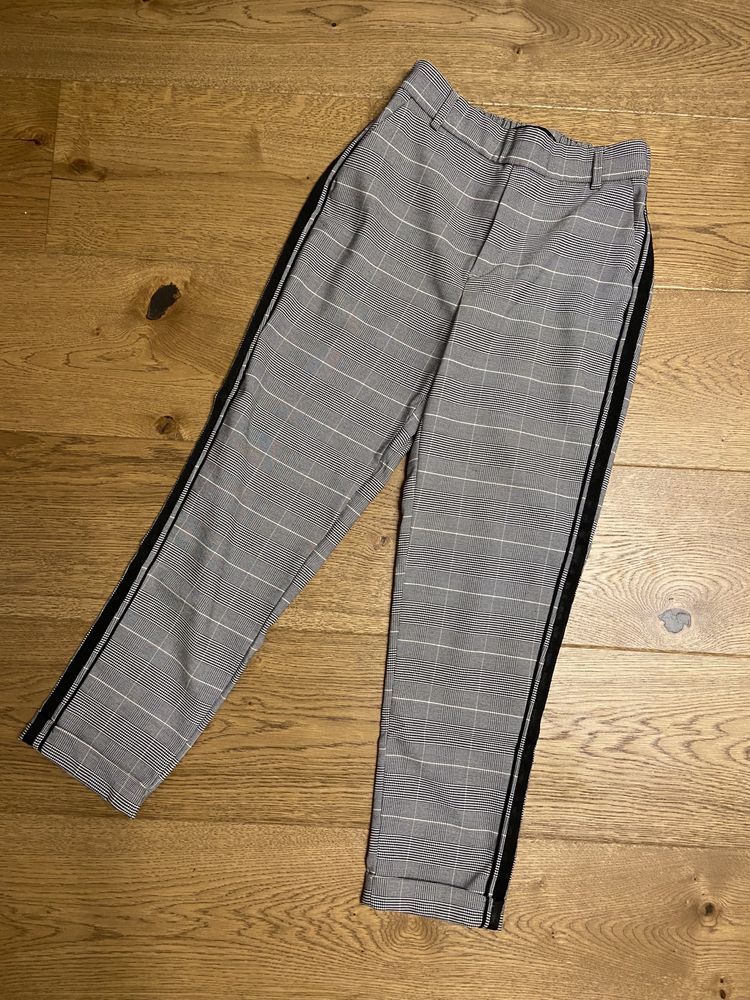 Spodnie cygaretki w kratę szare z lampasami Zara